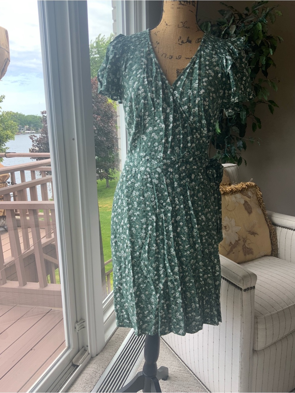 New Universal Thread Green Floral Wrap Dress Size XS